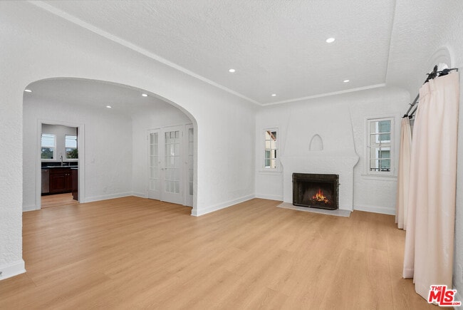 Building Photo - 827 23rd St