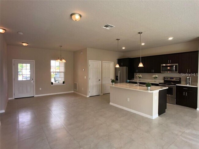 Building Photo - 205 Flounder Pl