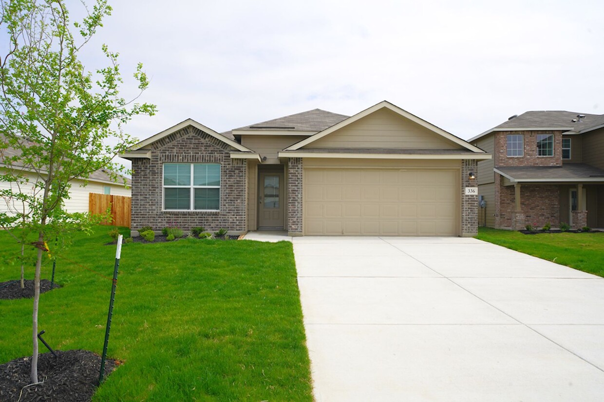 Foto principal - Newly Built Home in Red River Ranch Neighb...