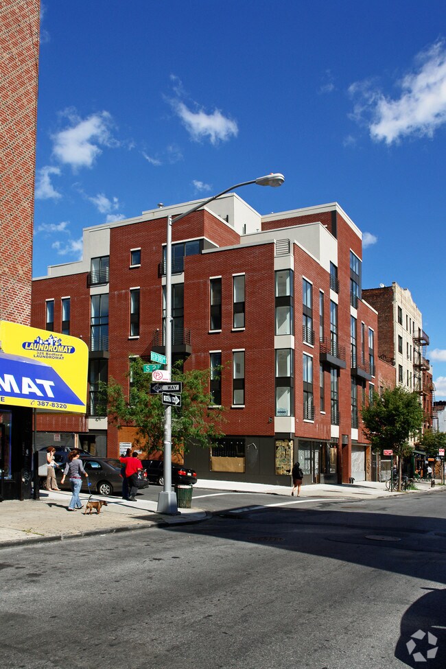 Building Photo - 320 Bedford Ave