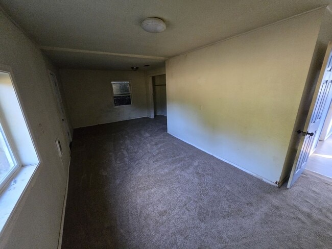 Foto del edificio - 51287 Hatfield Rd