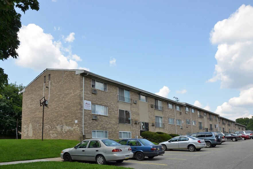 Hillside Garden Apartments in Philadelphia, PA