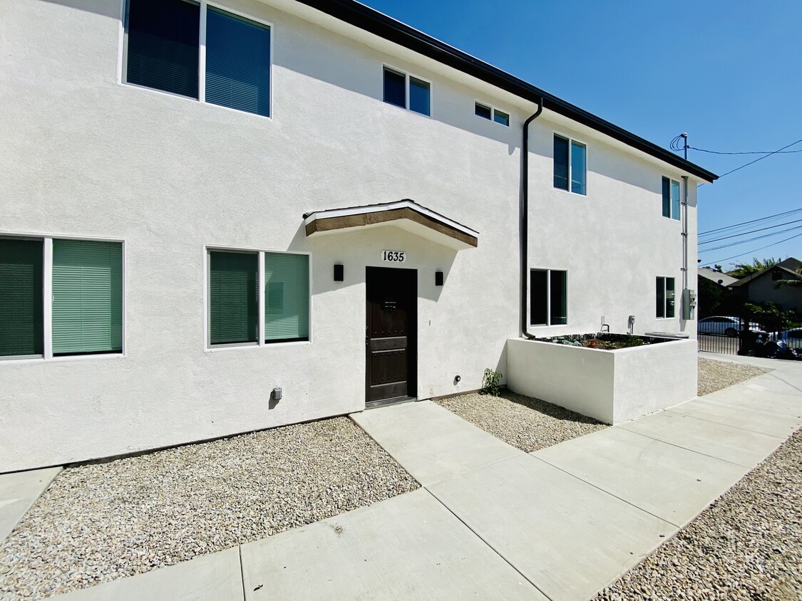 1635 E 33rd St, Los Angeles, CA 90011 House Rental in Los Angeles, CA