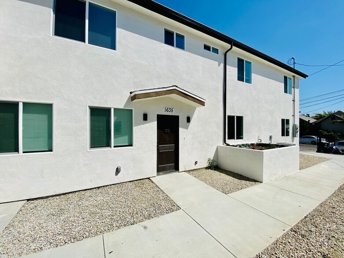 1635 E 33rd St, Los Angeles, CA 90011 House Rental in Los Angeles, CA