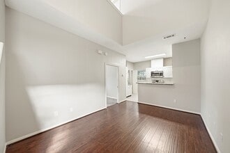 Building Photo - 5113 Lindsay St