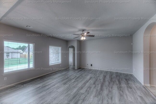 Building Photo - For Lease | Bixby | $2200 Rent