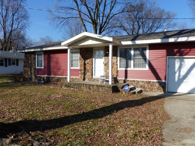 Building Photo - 1267 E Broadmoor St