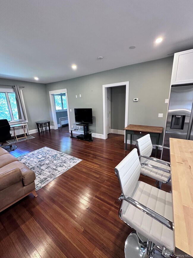 Building Photo - 521 NY-304