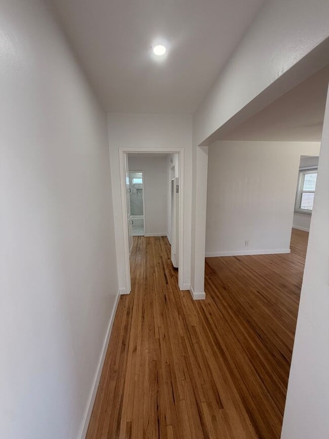 Building Photo - Remodeled 3 Bedroom Norwalk House For Rent!