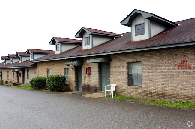 Building Photo - Cottondale Efficiency Apartments