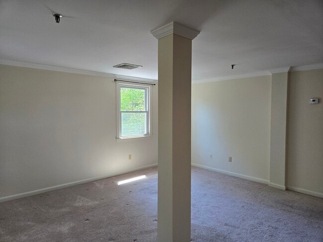 Building Photo - 996 East St