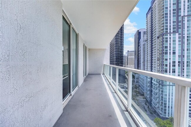Building Photo - 1250 S Miami Ave