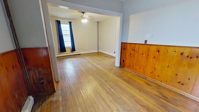 Foto del edificio - Charming 3 Bedroom Farmhouse in Springfield Township!
