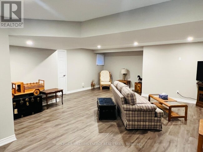 Building Photo - 63 Inglewood Pl