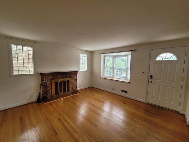 Foto del edificio - 8322 Loch Raven Blvd