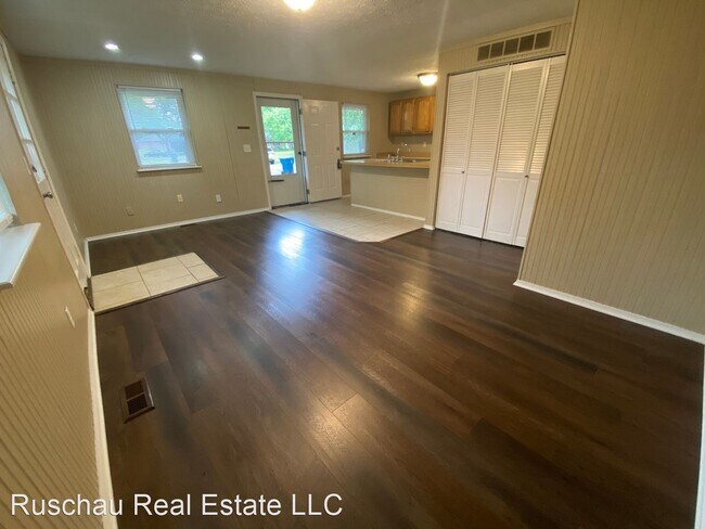 Building Photo - 2 br, 1 bath House - 8207 Mt Mansfield