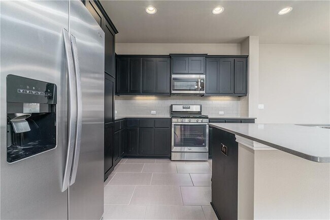 Foto del edificio - 13800 Lyndhurst St