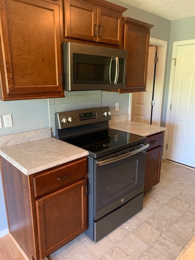 Building Photo - Country Setting 4 Bedroom House in Willard