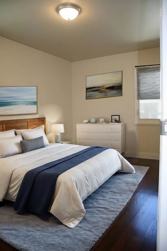 Foto del edificio - Spacious 3 Bedroom, 1 Bath Home with 4-Car...