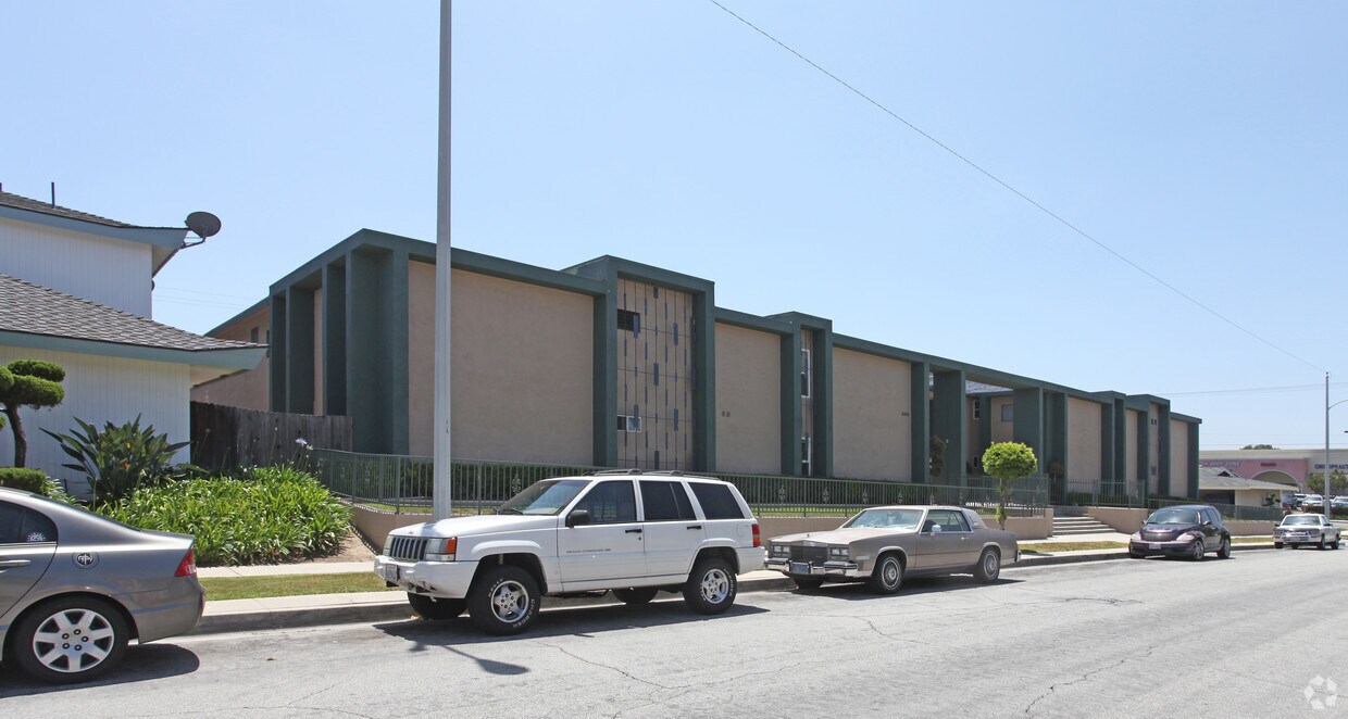 Building Photo - 15814 Landmark Dr