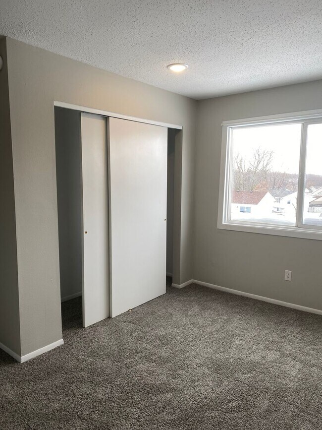 Foto del edificio - 5422 N Linwood Ave