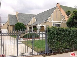 Building Photo - 4026 Ingraham St