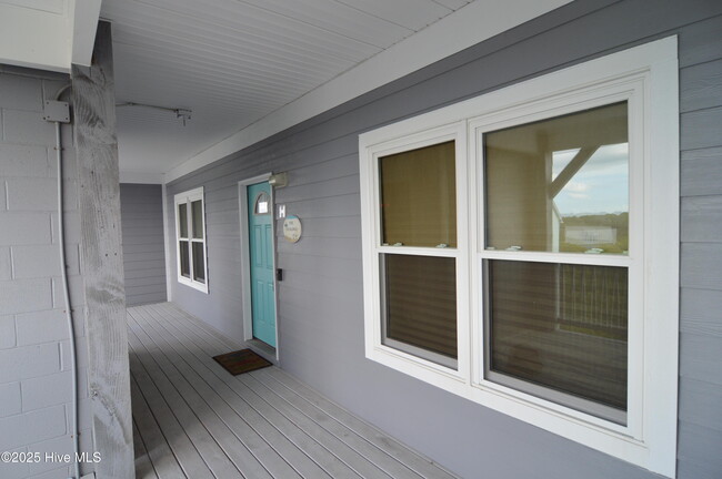 Building Photo - 108 Pelican Dr