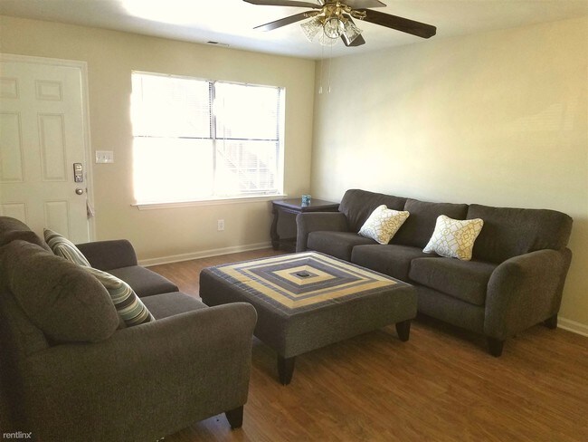 Building Photo - 4 br, 2 bath Duplex - 1440 W 41st St