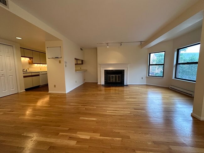 Building Photo - 50 Saint Stephen St