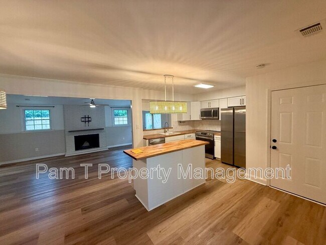Foto del edificio - 229 Chatham St