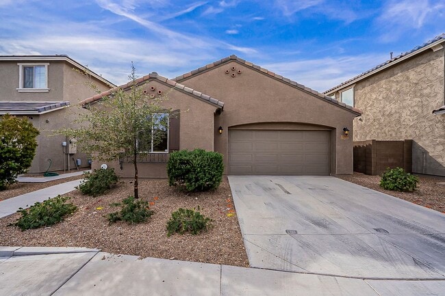 Building Photo - Beautiful 3b 2ba in North Peoria!