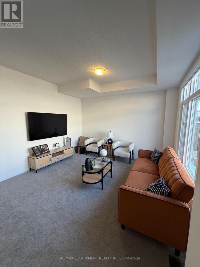 Building Photo - 460 Provident Wy