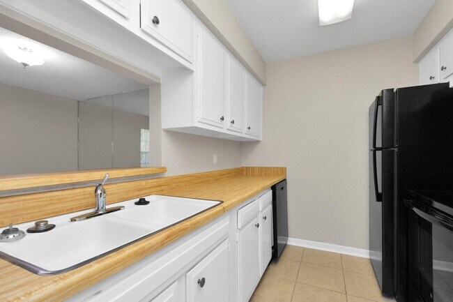 Foto del edificio - 6401 Skyline Dr