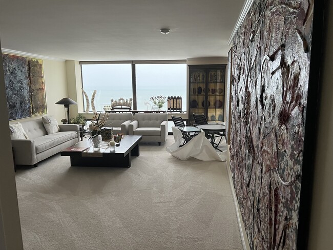 Living Room - 1500 Sheridan Rd