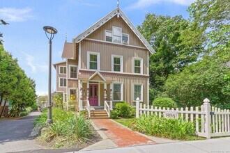 Building Photo - 896 Quinnipiac Ave