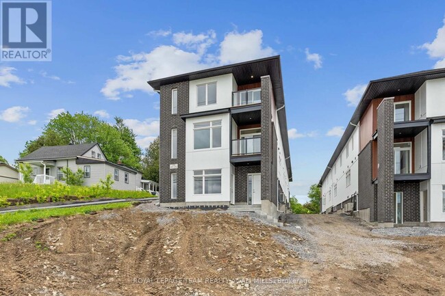 Building Photo - 6954 Notre-Dame St