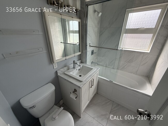 Building Photo - Spacious Renovated Upper in Matsqui
