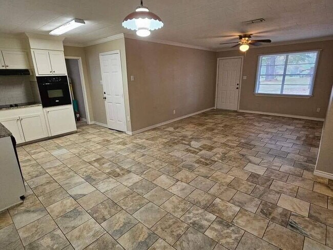 Foto del edificio - 904 Whippoorwill St