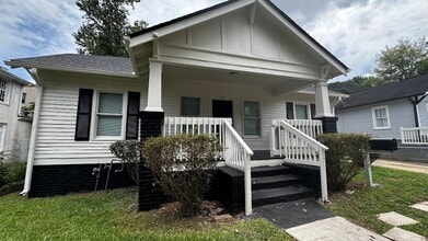 Building Photo - 20 Whitehouse Dr SW