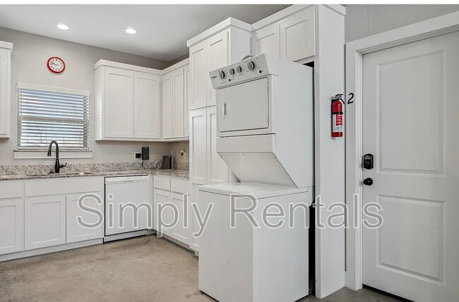 Foto del edificio - 703 Maple St