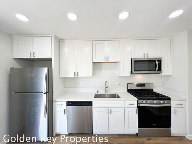 Building Photo - Welcome to your beautifully renovated single level attached home in the heart of Oceanside!