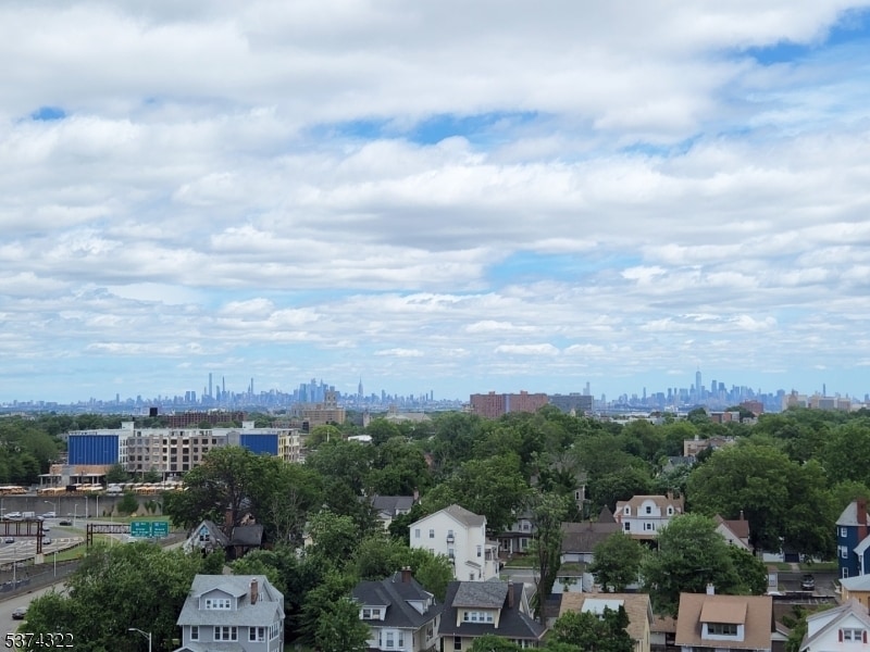 Primary Photo - 70 S Munn Ave