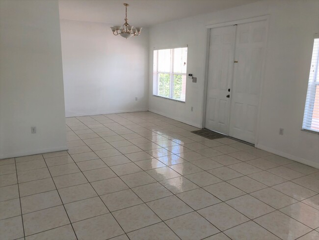 Foto del edificio - 8894 NW 168th St