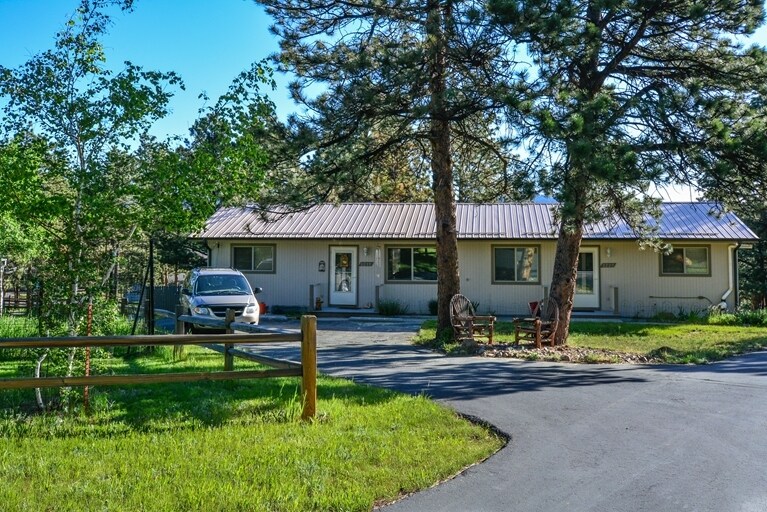 Primary Photo - 1144-1225 Holiday Ln