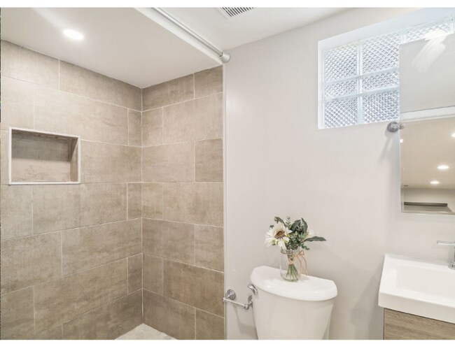 Foto del edificio - 4129 Atmore Pl