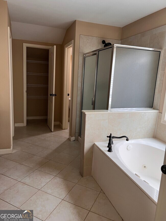 Building Photo - 2750 Irwin Ct