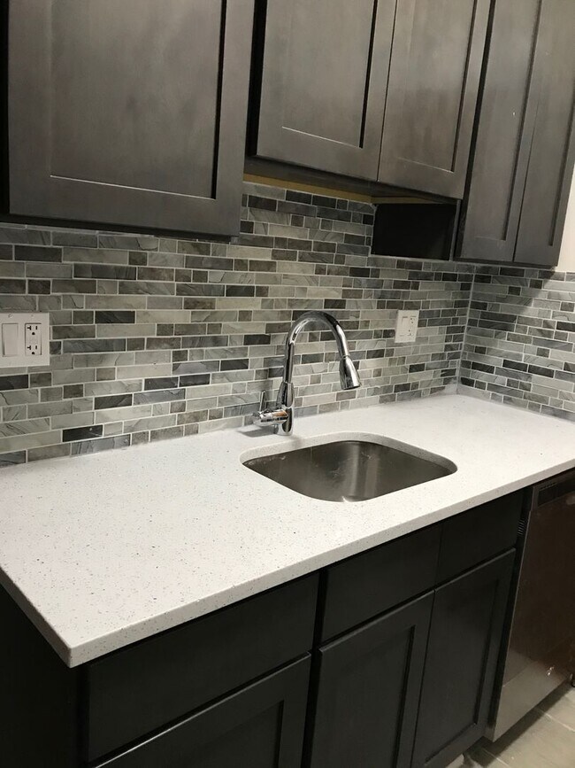 Building Photo - 41 Blake St