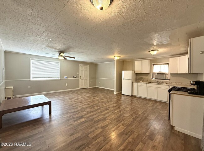 Building Photo - 209 Camp St