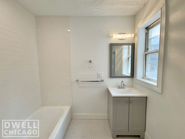 Foto del edificio - 1546 W Walton St