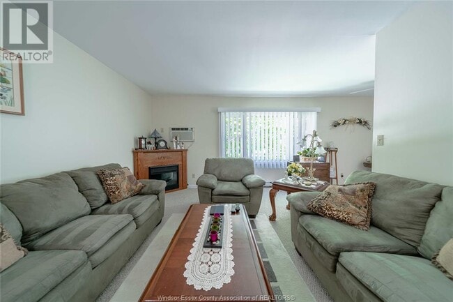 Building Photo - 25 Hillview Crescent